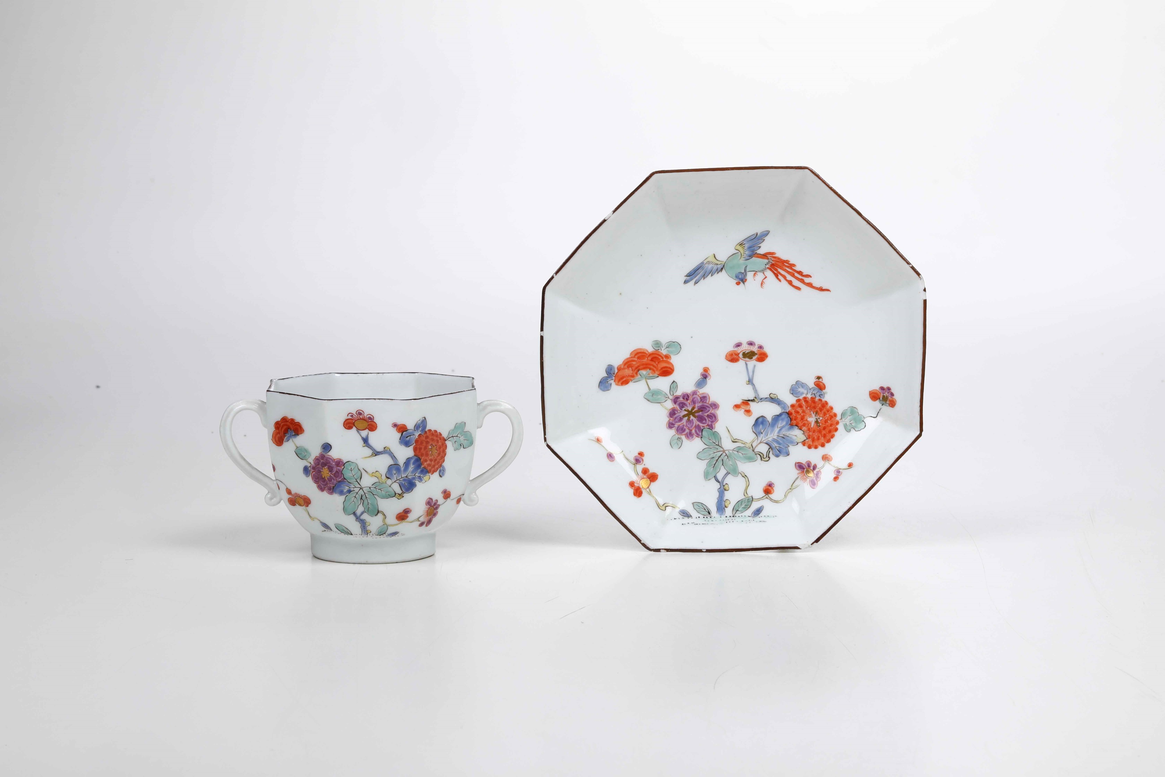 Rara Tazza con Piattinomeissen, 1725-1730
