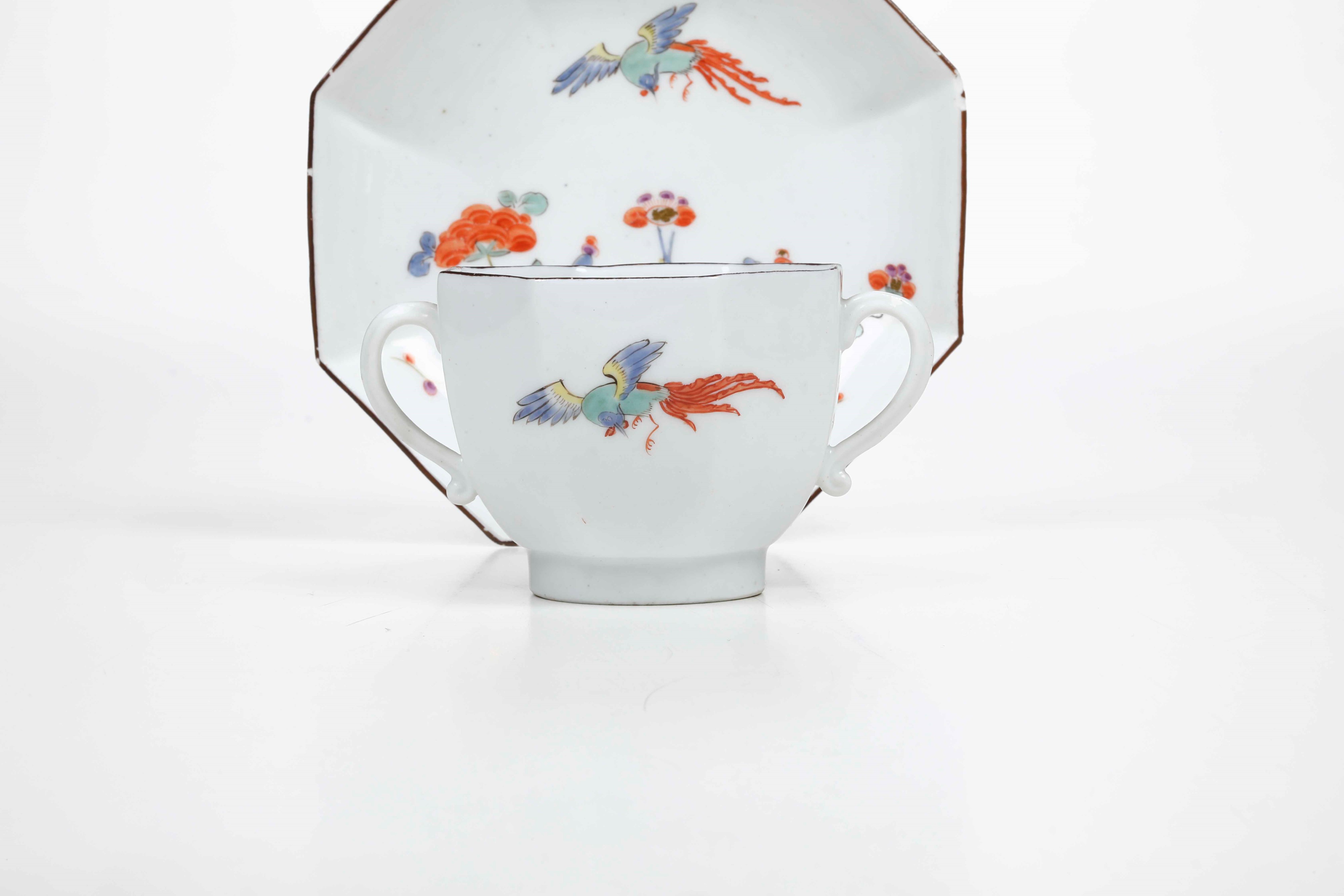 Rara Tazza con Piattinomeissen, 1725-1730