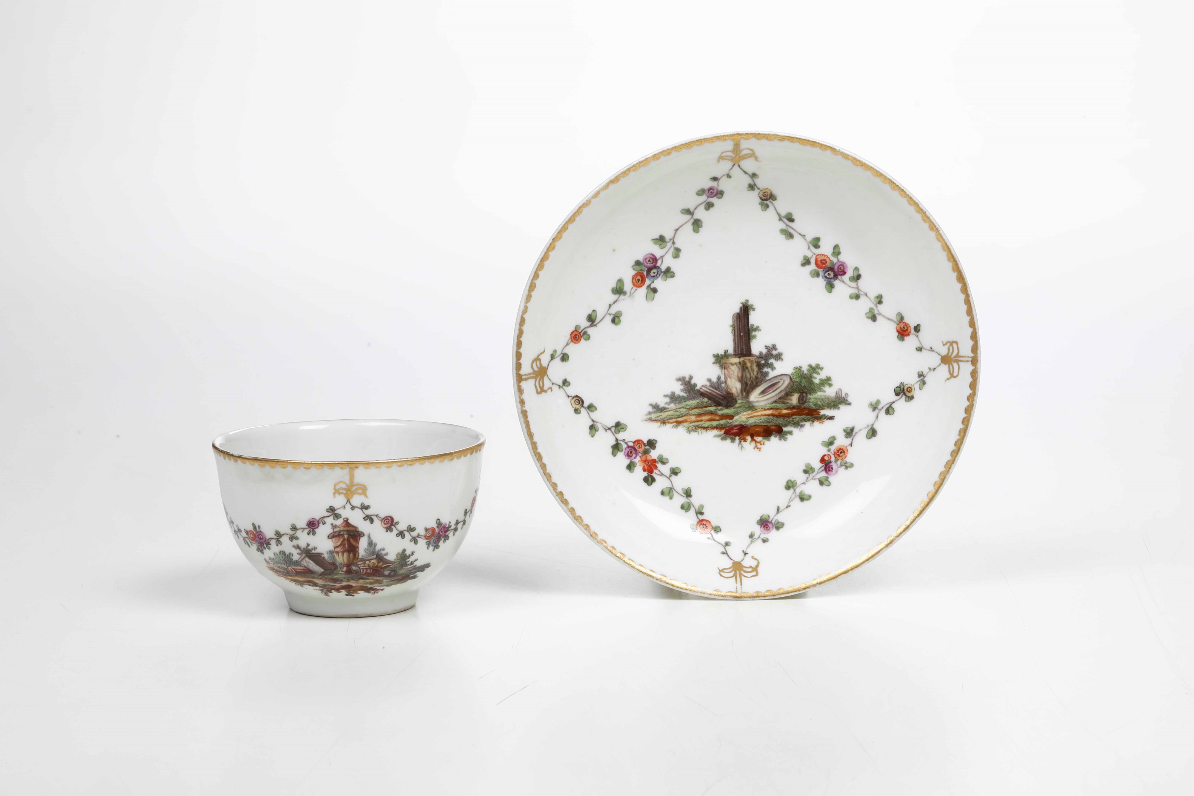 Tazza con Piattino.germania, Manifattura di Ludwigsburg, 1760-1770.