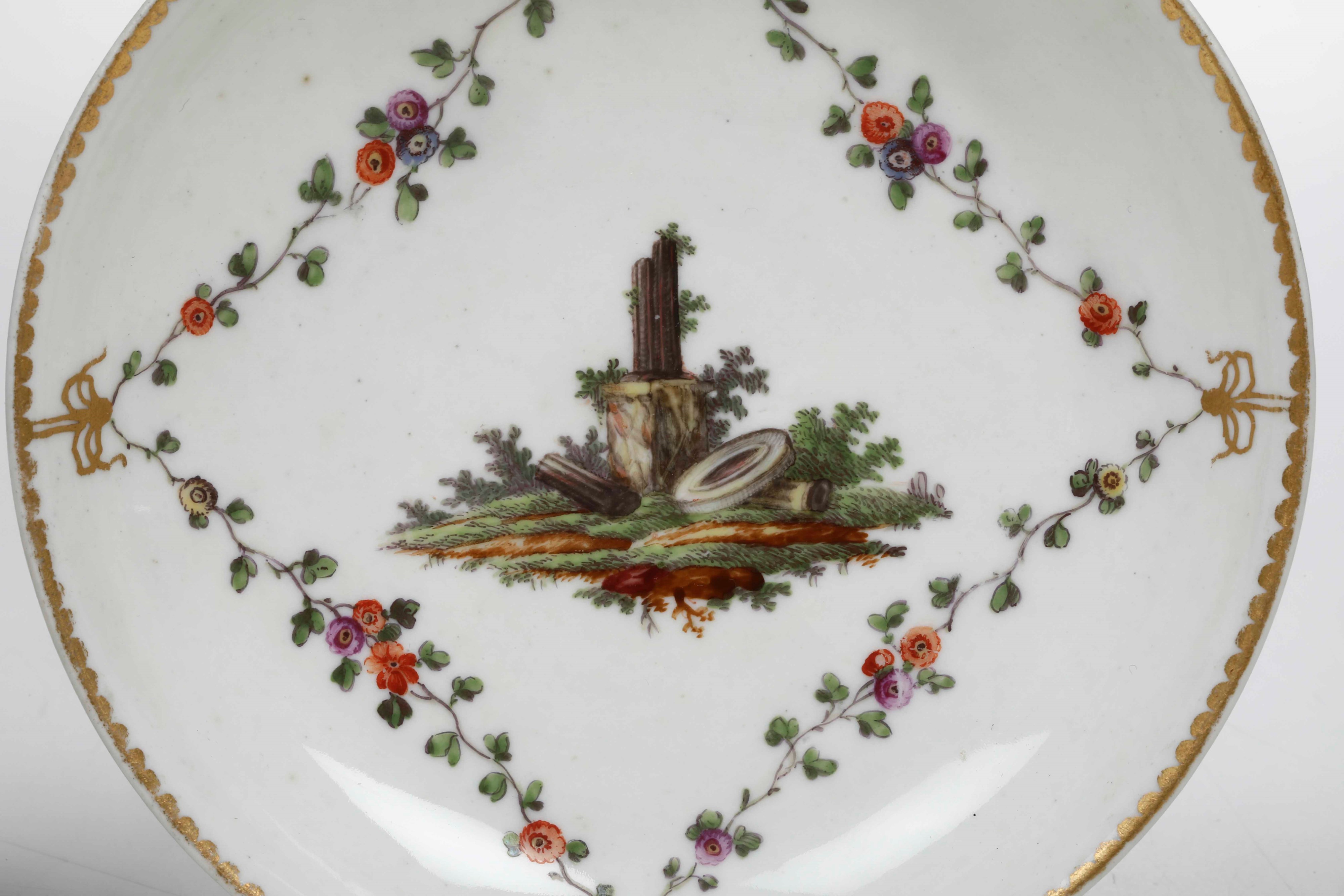 Tazza con Piattino.germania, Manifattura di Ludwigsburg, 1760-1770.