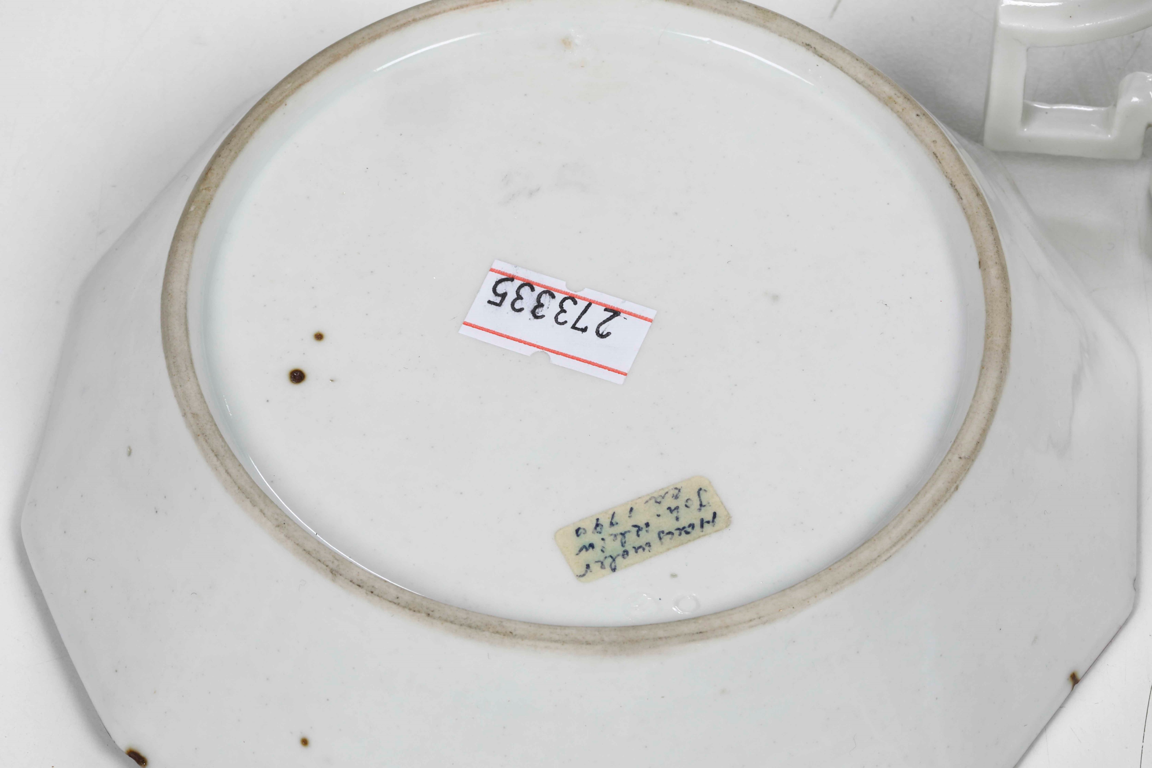 Tazza con Piattinonymphenburg, 1790 Circadecorazione Probabilmente di Johann Klein (1750-1815)