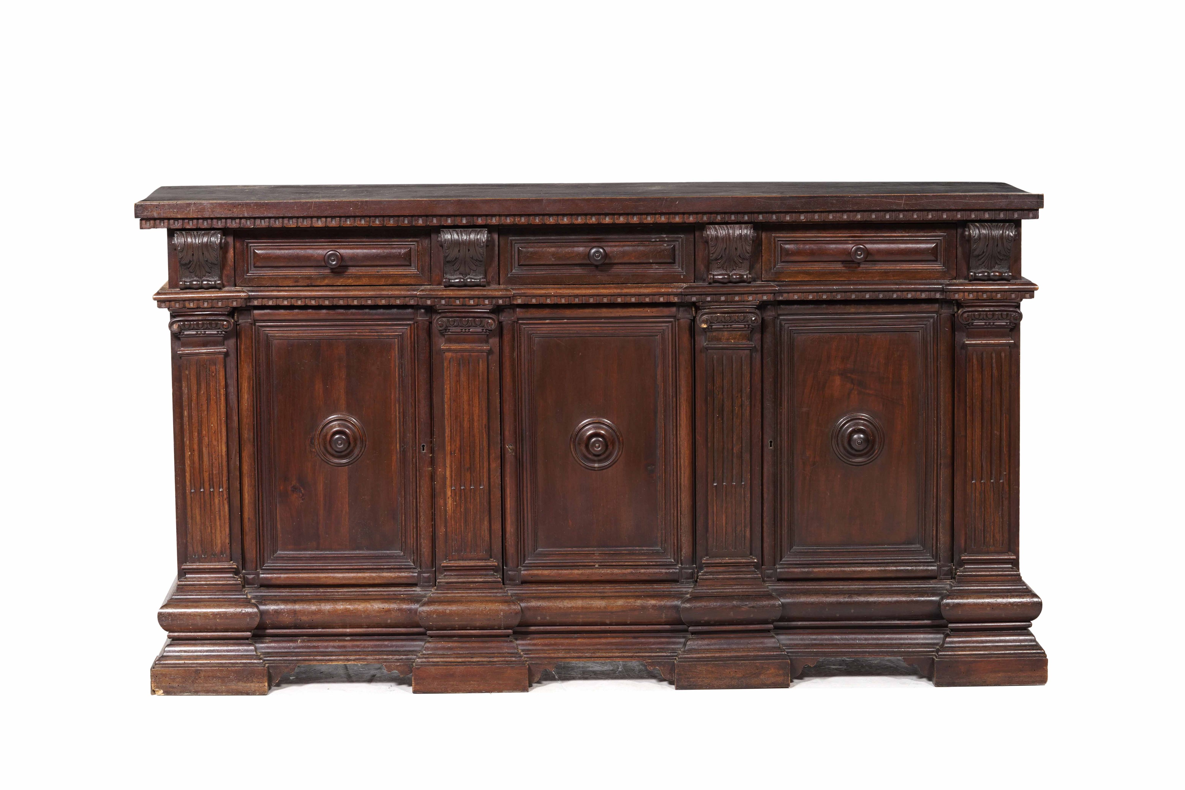 Coppia di Credenze in Legno. XX Secolo