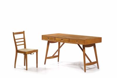 Scrivania e Sedia in Legno. Italia XX Secolo