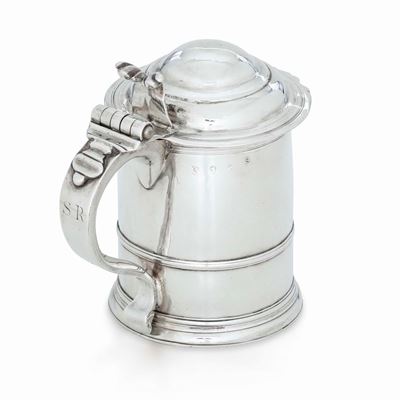 Tankard. Argento Fuso, Sbalzato e Cesellato. Londra 1714. Marchio Dell’argentiere Consunto di Dif...