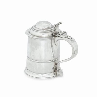 Tankard. Argento Fuso e Sbalzato. Londra 1725. Argentiere Wa con Coppa Biansata (non Identificato...