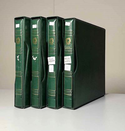 1975/2007, Repubblica Italiana, Varietà, Quattro Album Contenenti Solo Francobolli con Varietà Im...