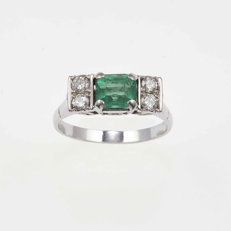 Anello con piccolo smeraldo e diamanti  - Asta Gioielli - Cambi Casa d'Aste