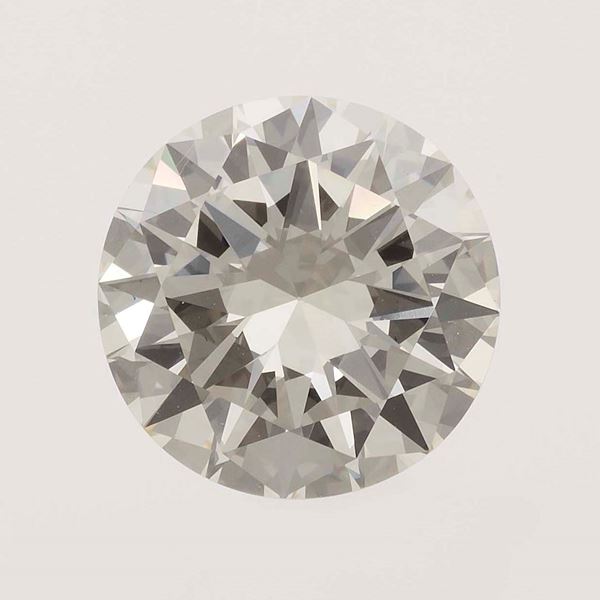 Diamante taglio brillante di ct 5.53, colore O-P, caratteristiche interne VVS2, fluorescenza UV debole