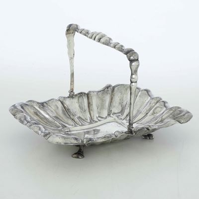 Cestino in Argento Fuso e Sbalzato. Argenteria Italiana del XX Secolo, Trieste