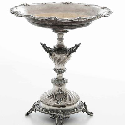 Alzata. Argento Fuso, Sbalzato e Cesellato. Argenteria Tedesca del XIX-XX Secolo