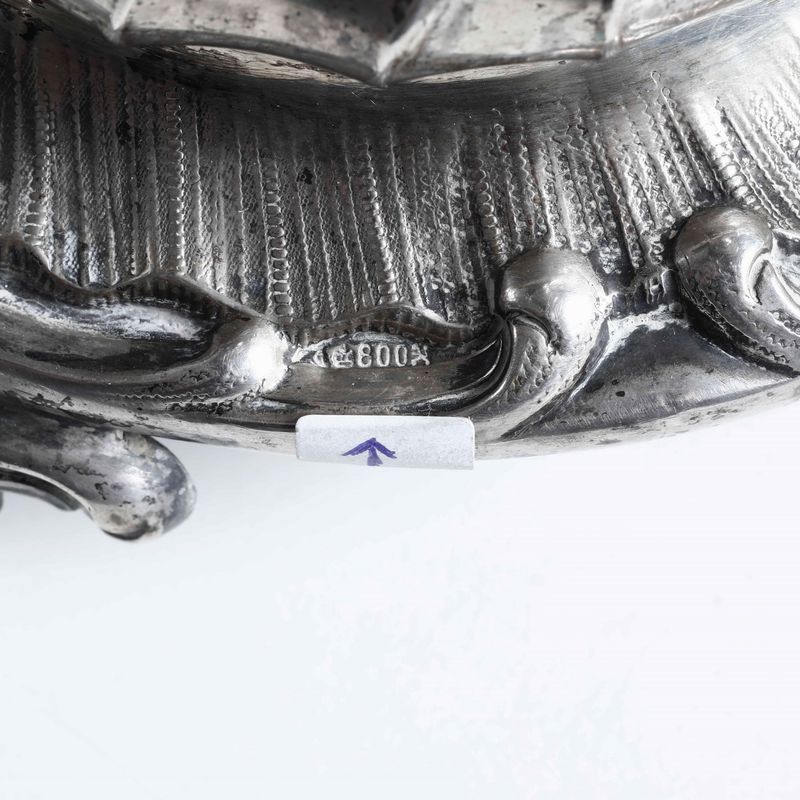 Alzata. Argento Fuso, Sbalzato e Cesellato. Argenteria Tedesca del XIX-XX Secolo