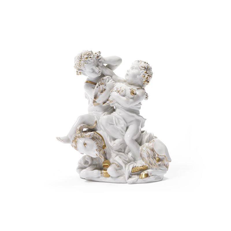 Gruppo con coppia di putti su caprone. Probabilmente Turingia, XX secolo.  - Auction Ceramics - Cambi Casa d'Aste