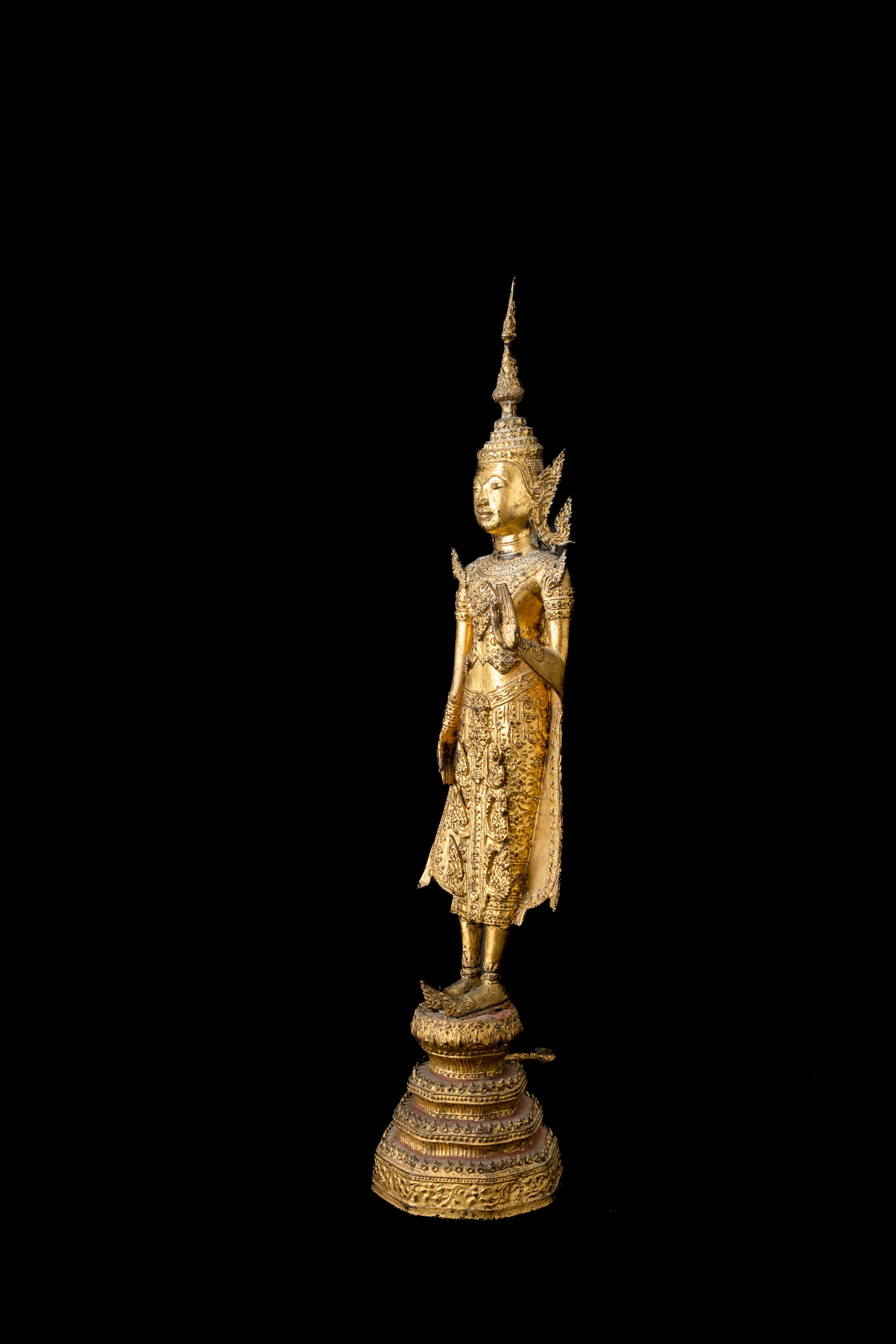Figura di Buddha stante, bronzo dorato, Thailandia (Ayutthaya), XIX secolo