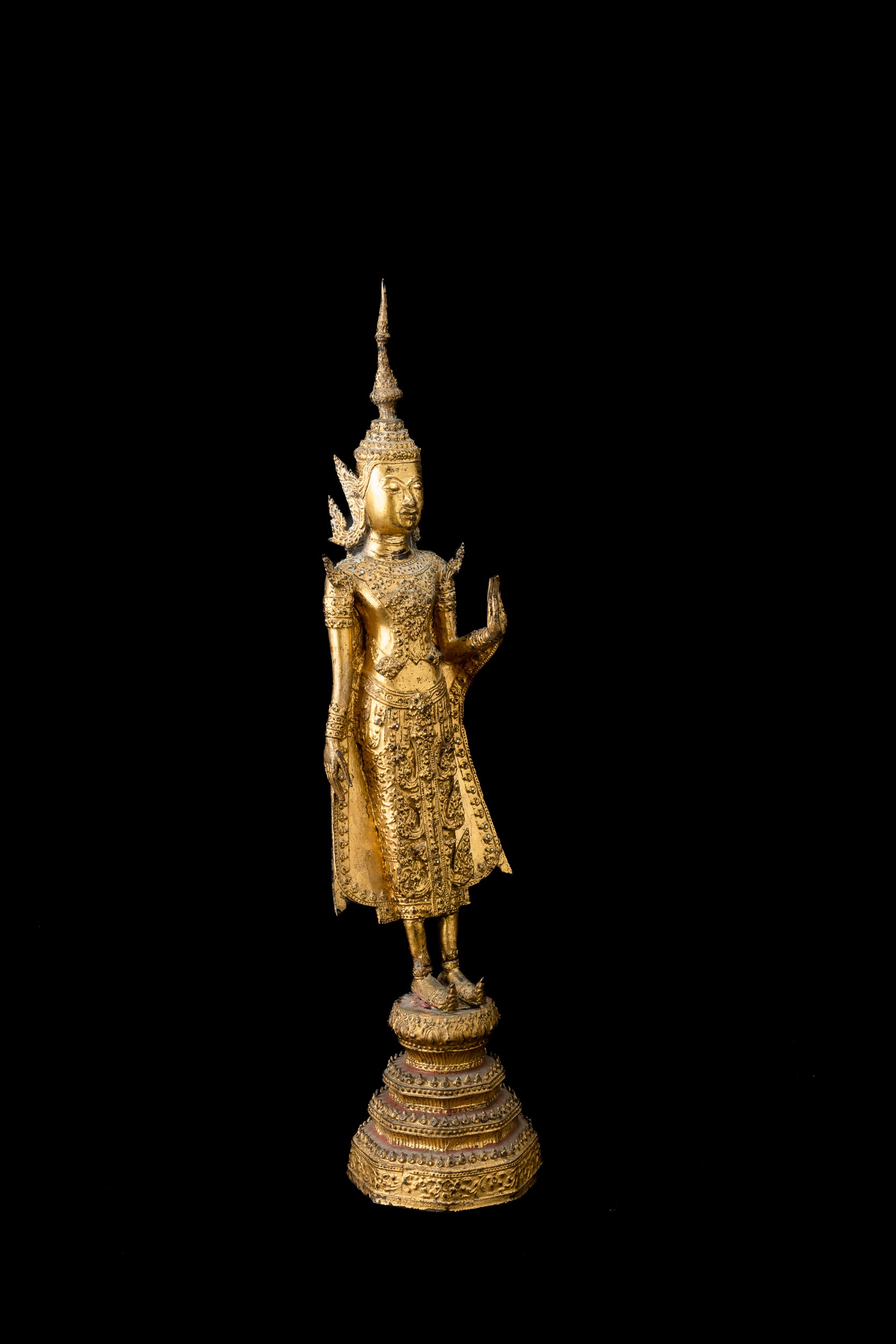 Figura di Buddha stante, bronzo dorato, Thailandia (Ayutthaya), XIX secolo