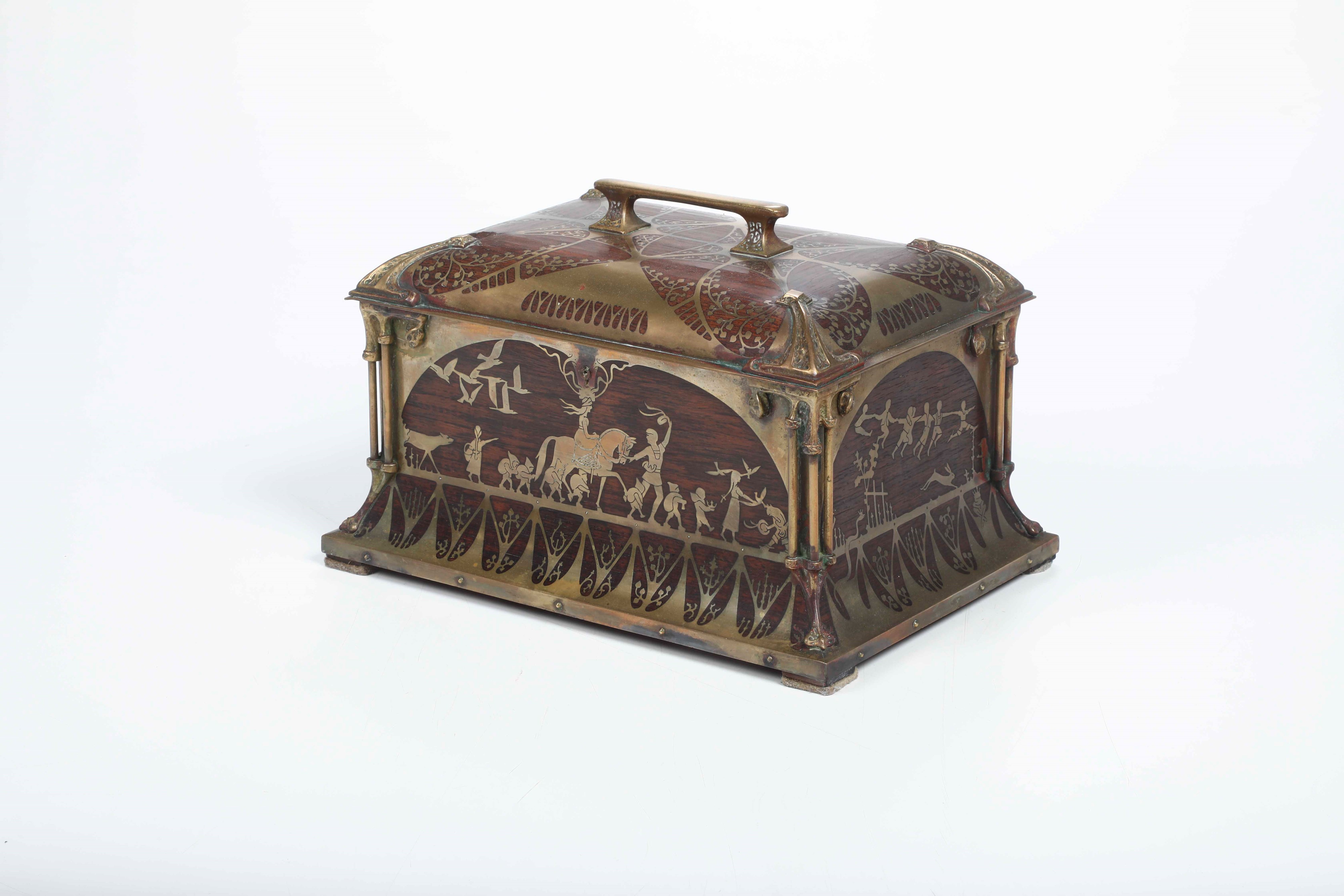 Scrigno. Legno, Rame Sagomato e Dorato. Germania o Austria, Jugendstil, Fine XIX - Inizio XX Seco...