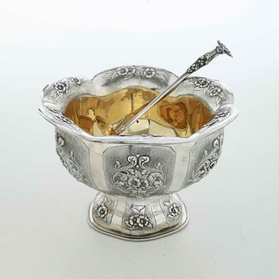 Punch in Argento Sbalzato. Argenteria Italiana del XX Secolo, Bollo Dell'argentiere Consunto