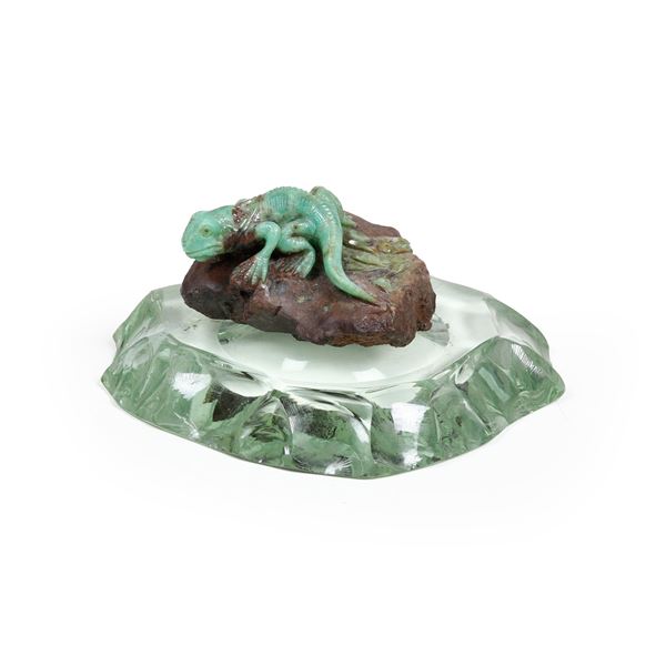 Ramarro in giada su base in vetro molato