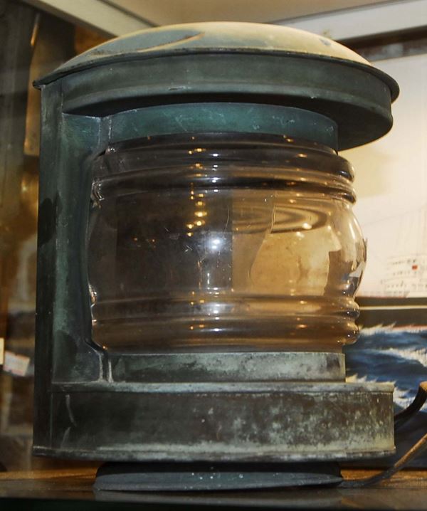 Fanale ad angolo e piccolo fanale