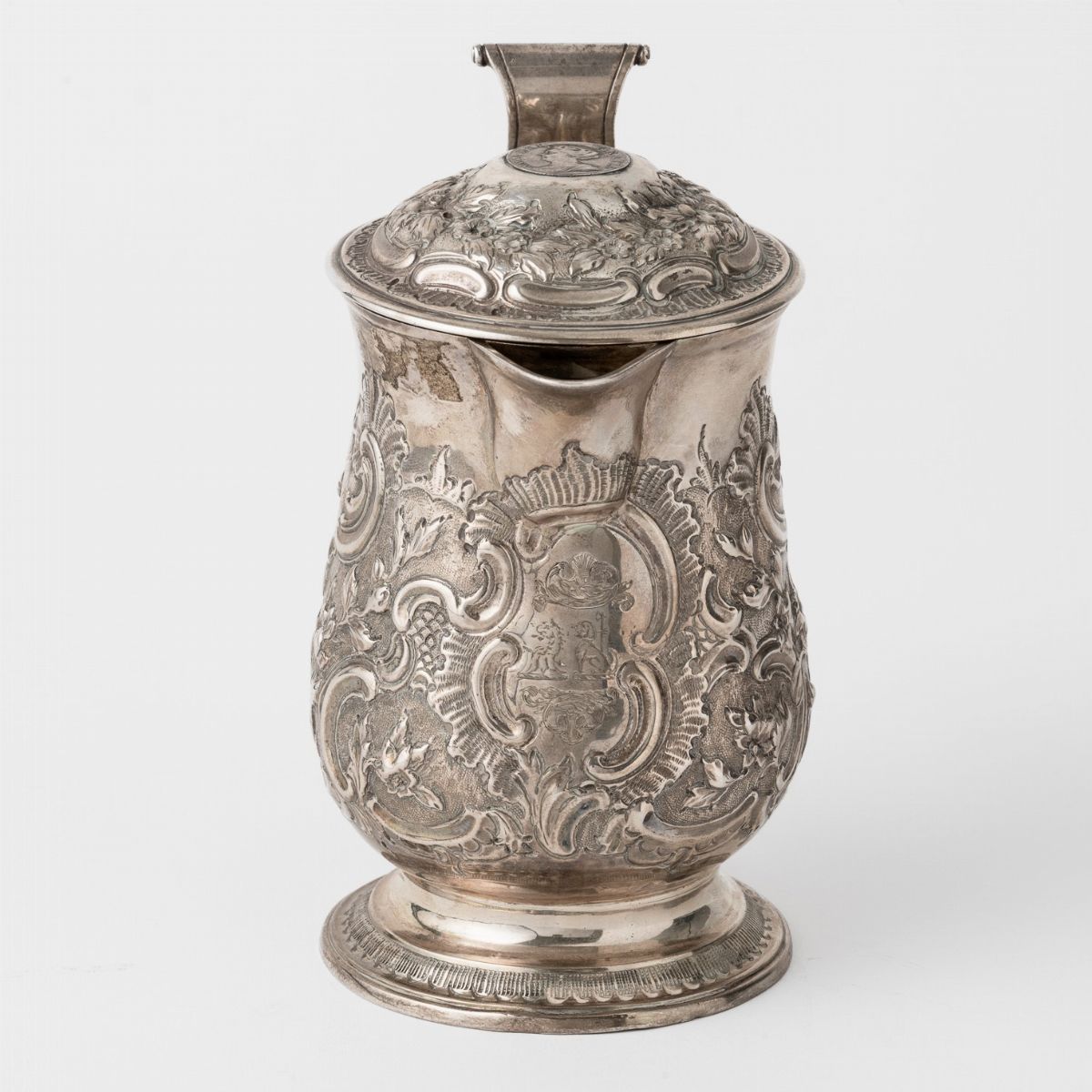 Mug. Argento Fuso, Sbalzato e Cesellato. Londra 1784. Argentiere Tl (non Identificato)