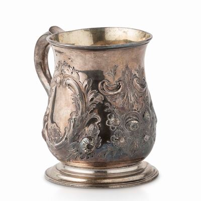 Mug. Argento Fuso e Sbalzato. Londra 1975, Argentiere R.g.