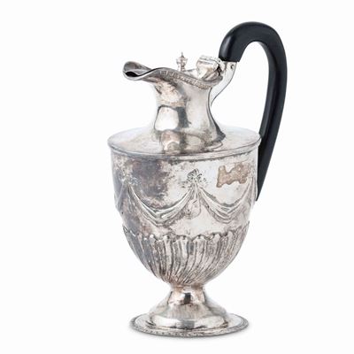 Caffettiera. Argento Fuso e Sagomato. Londra, 1897, Argentiere C.s.a.
