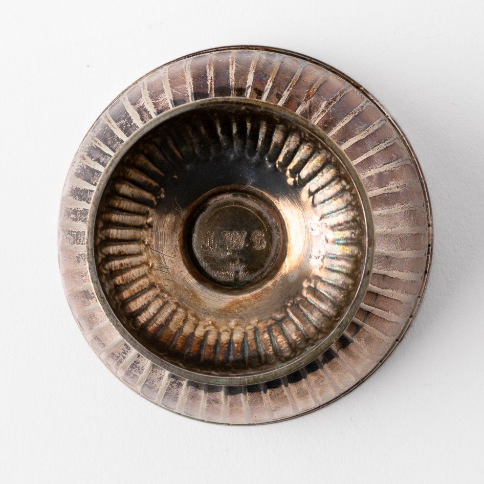 Coppia di Saliere. Argento Fuso e Sagomato. Bollo della Città di Birmingham per L'anno 1915
