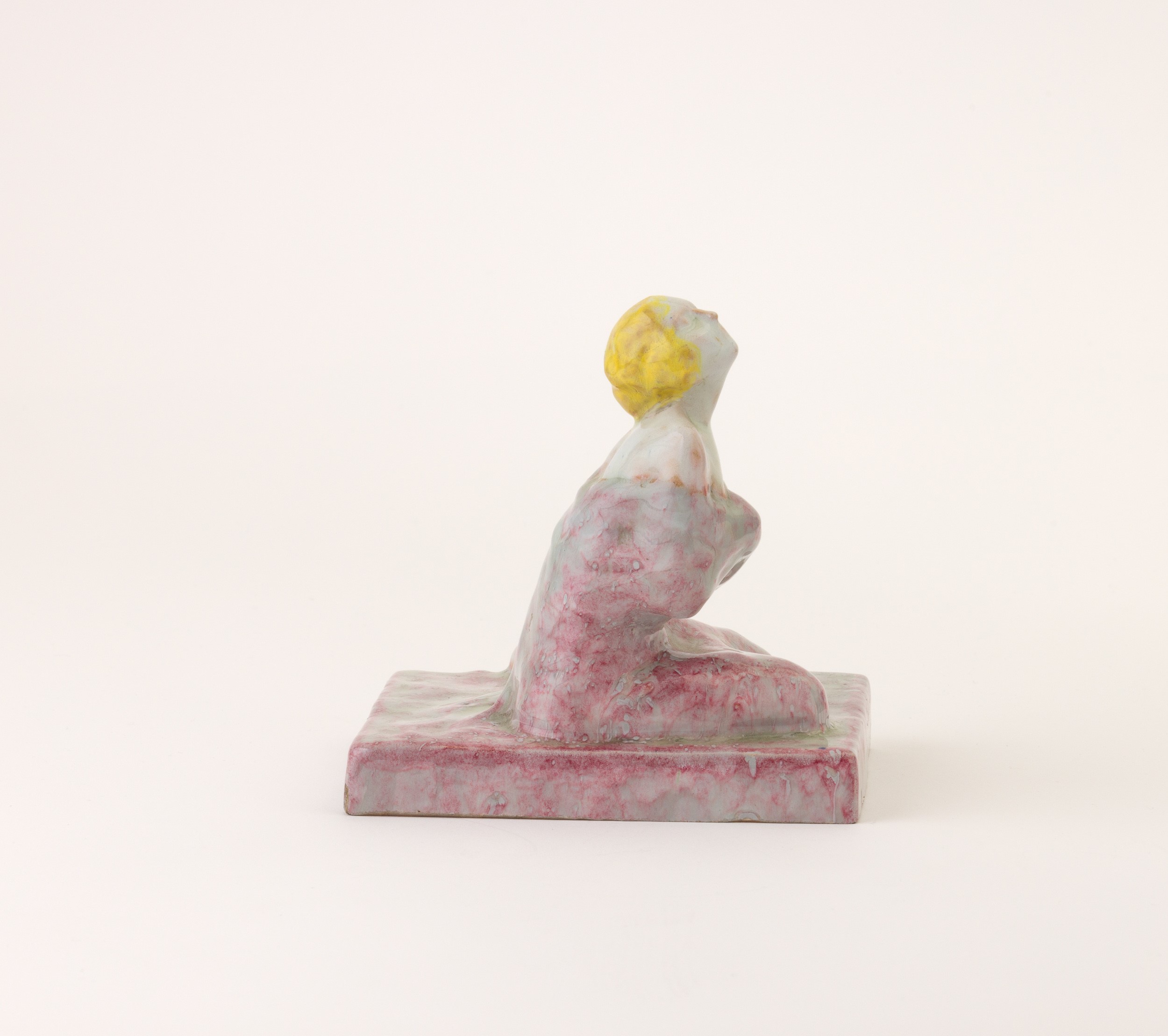 Achille Luciano Mauzan - Figura di Donna in Ceramica con Decoro in Policromia su Base Rettangolar...