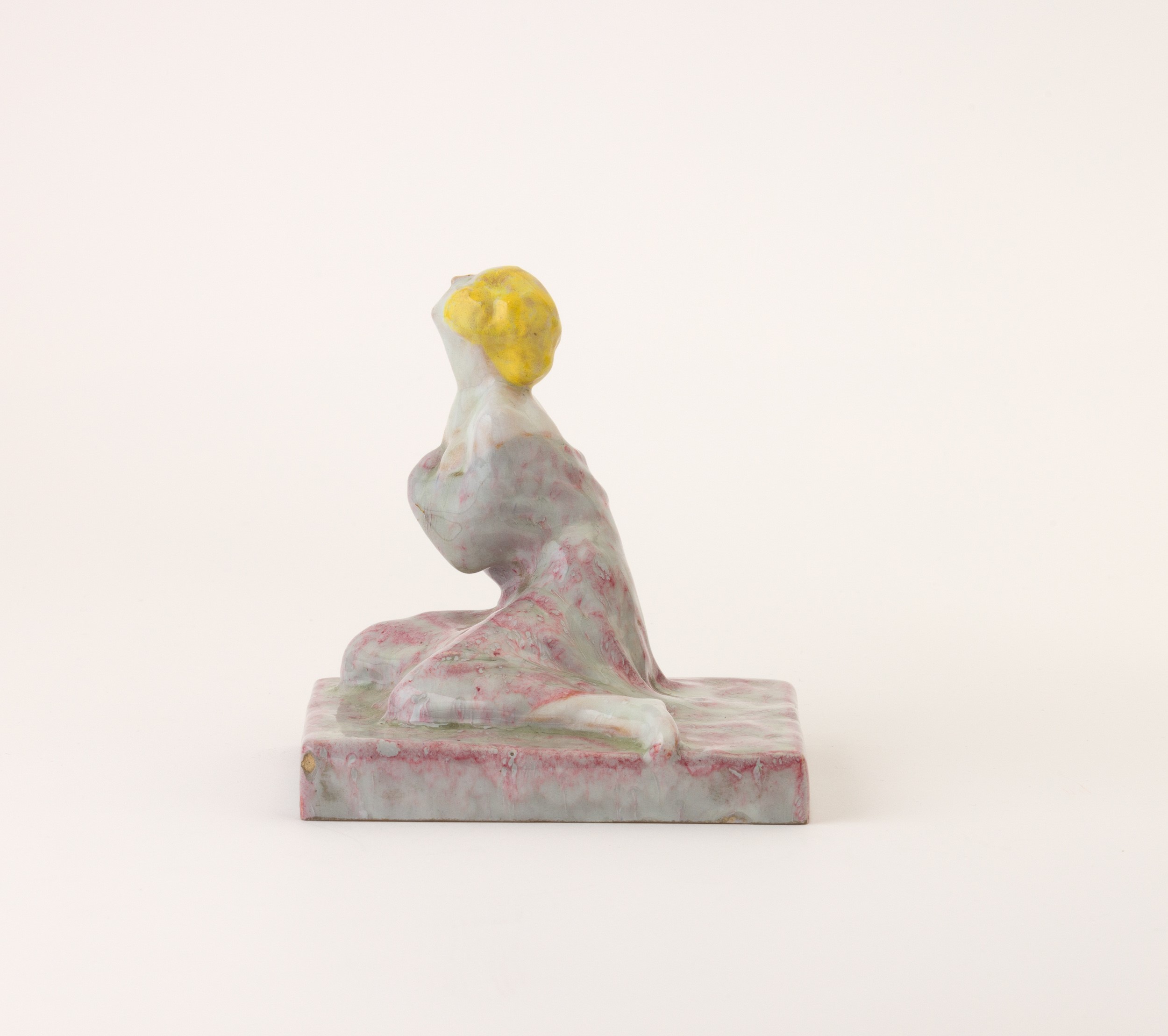 Achille Luciano Mauzan - Figura di Donna in Ceramica con Decoro in Policromia su Base Rettangolar...