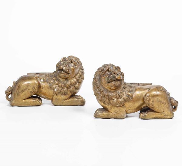 Coppia di antichi leoni in legno scolpito e dorato. Venezia (?) XVIII secolo
