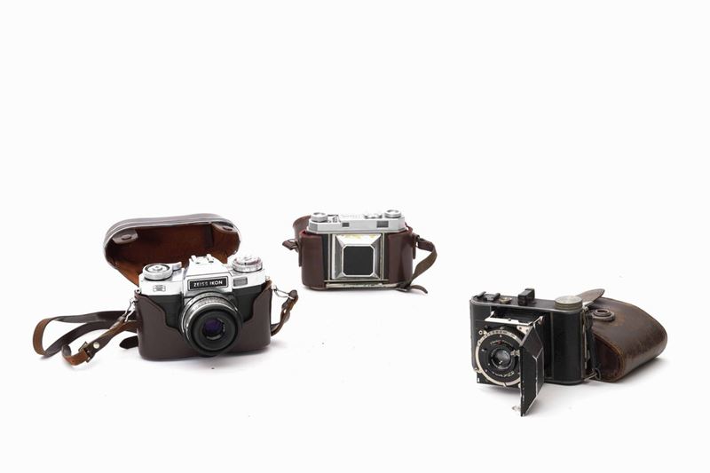 Lotto composto da tre macchine fotografiche  - Auction Antique January - Cambi Casa d'Aste