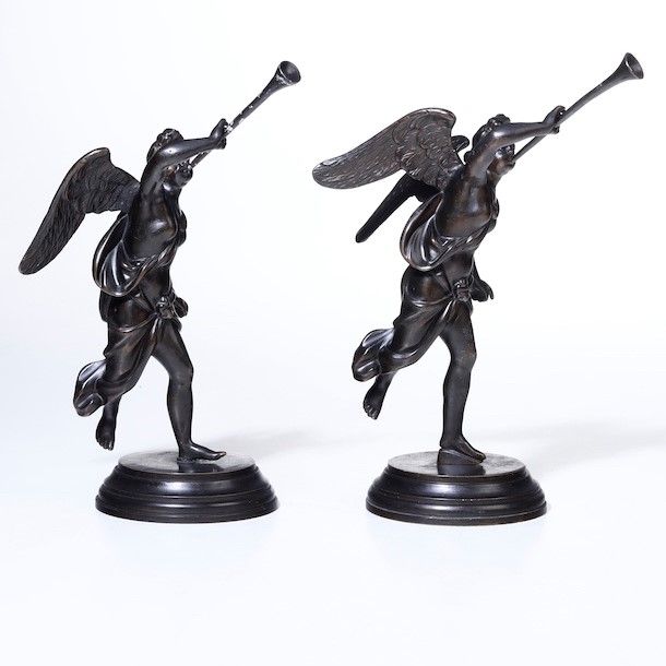 Allegorie della Fama. Bronzo Fuso e Patinato. Arte D’oltralpe del XVIII-XIX Secolo