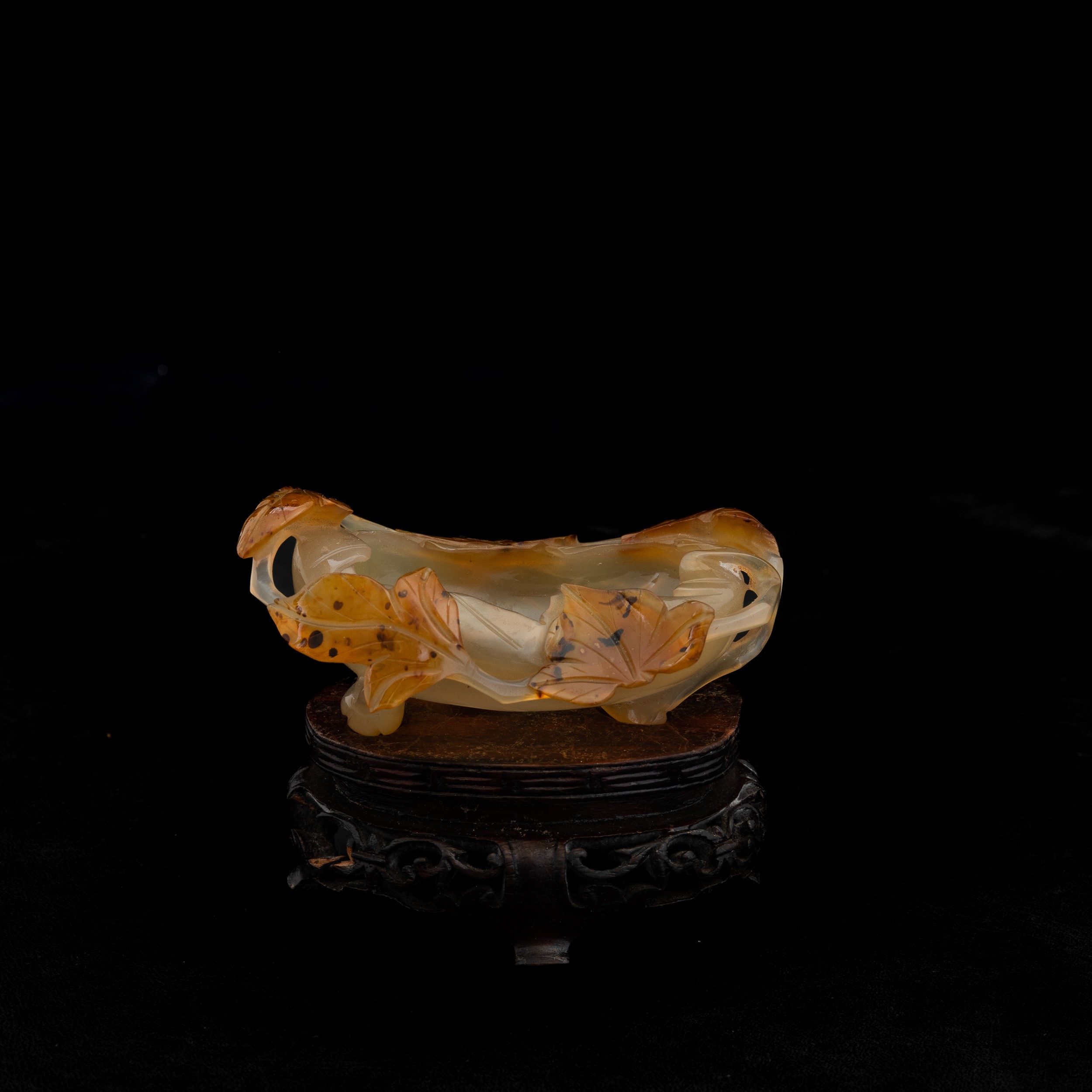 Sciacquapennelli Scolpito in Agata con Decoro Vegetale a Traforo, Cina, Dinastia Qing, XIX Secolo