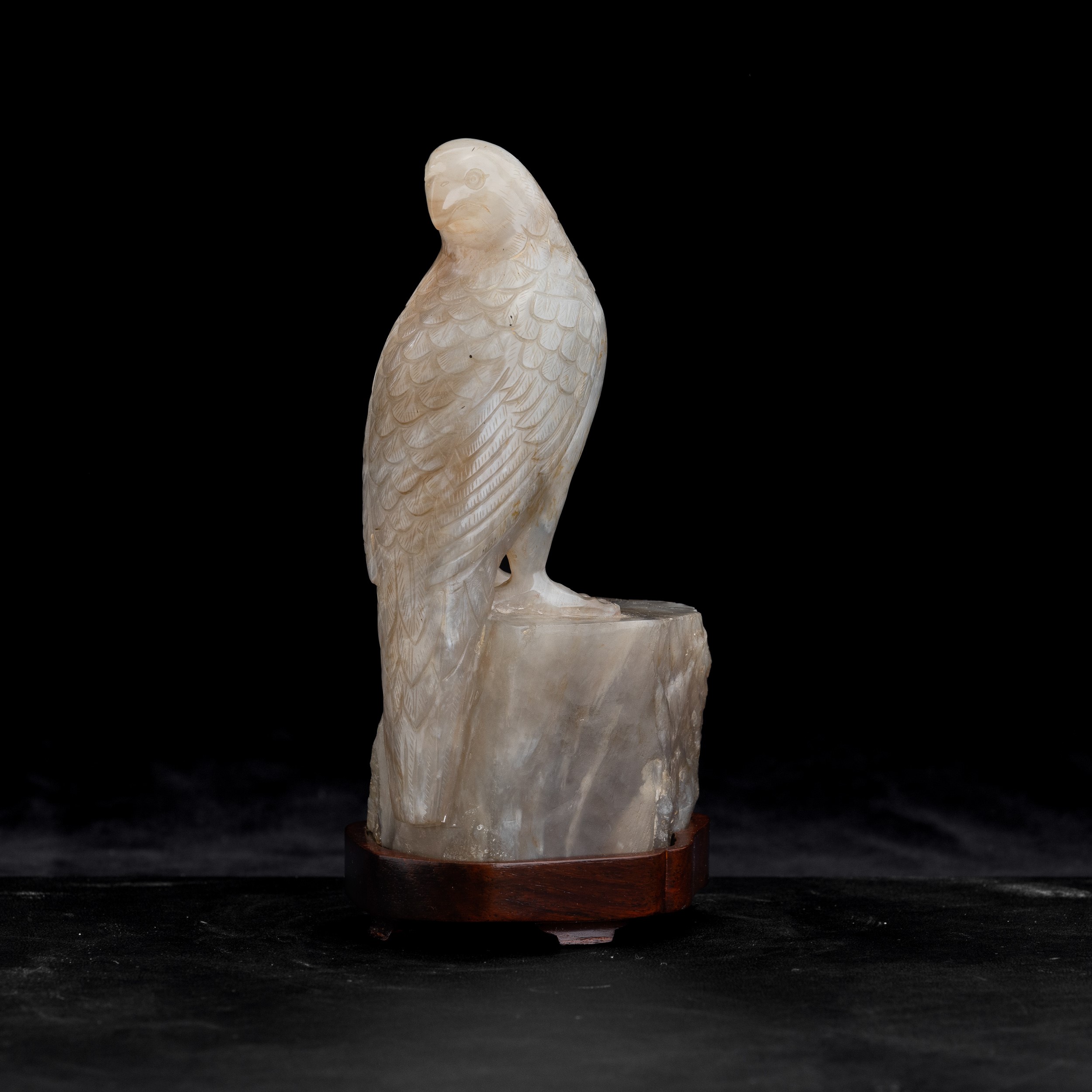 Figura di aquila scolpita in agata, Cina, Dinastia Qing, fine del XVIII secolo