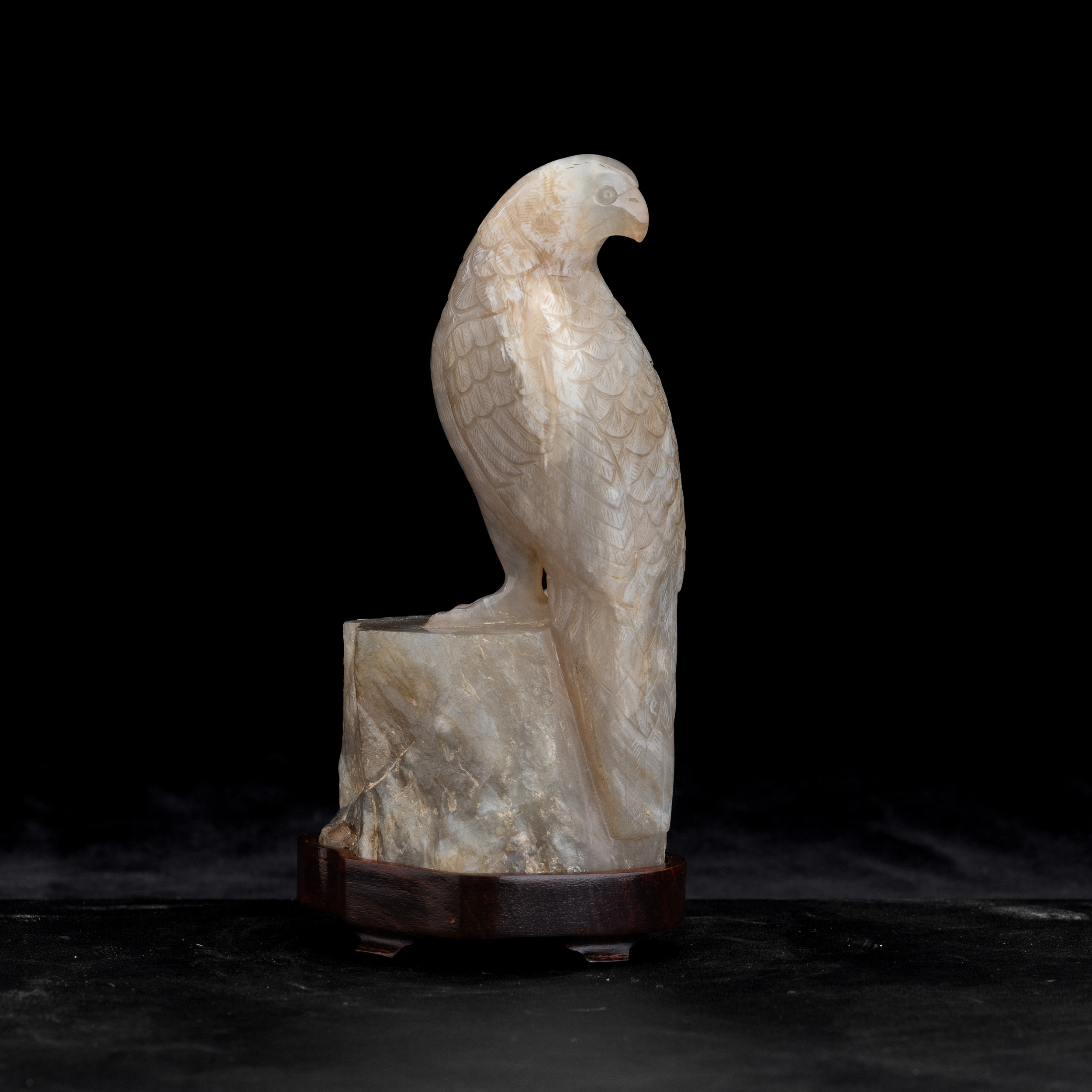 Figura di aquila scolpita in agata, Cina, Dinastia Qing, fine del XVIII secolo