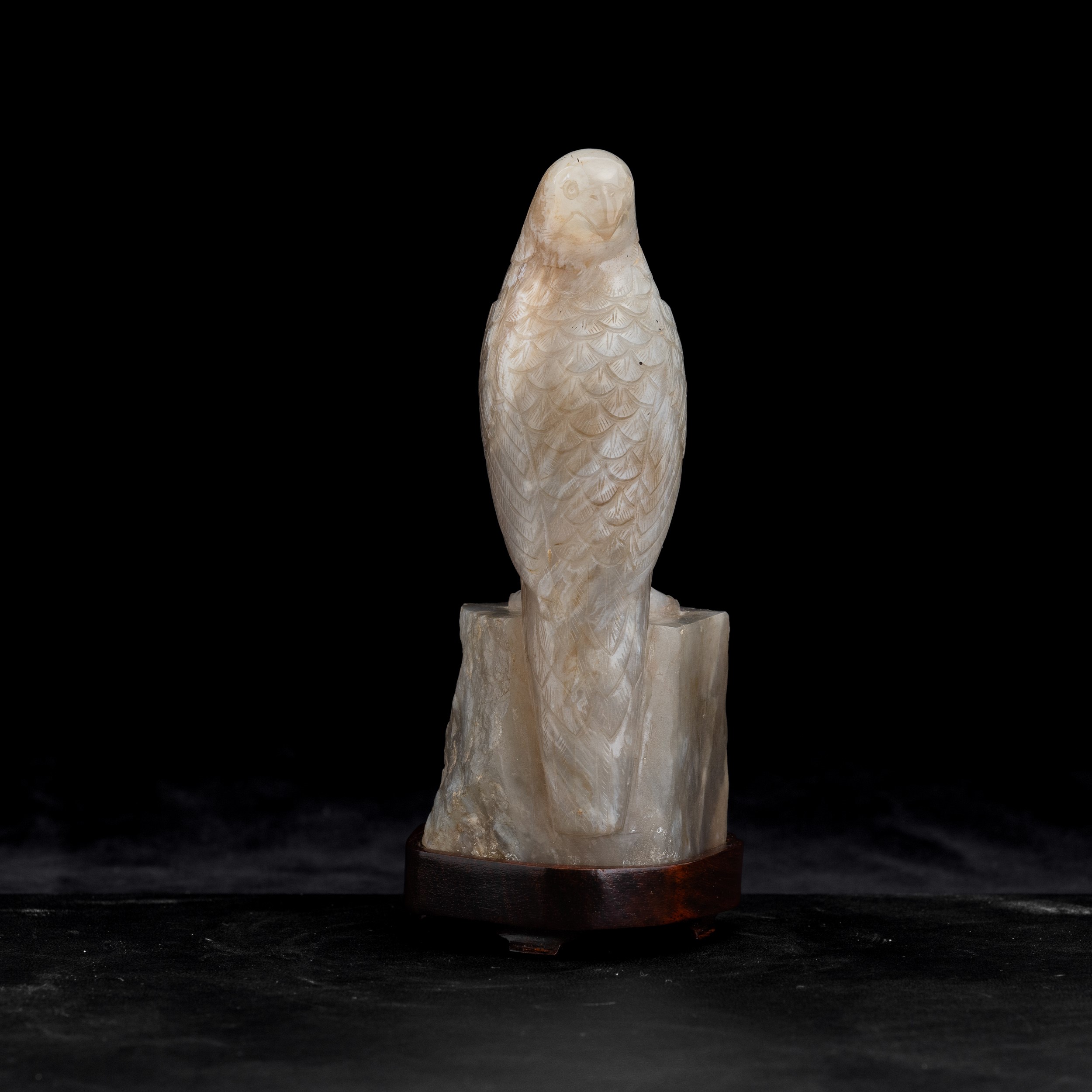 Figura di aquila scolpita in agata, Cina, Dinastia Qing, fine del XVIII secolo