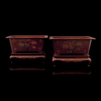 Coppia di Giardiniere in Legno Laccato con Decorazioni Floreali e Uccelli, Cina, Dinastia Qing, X...