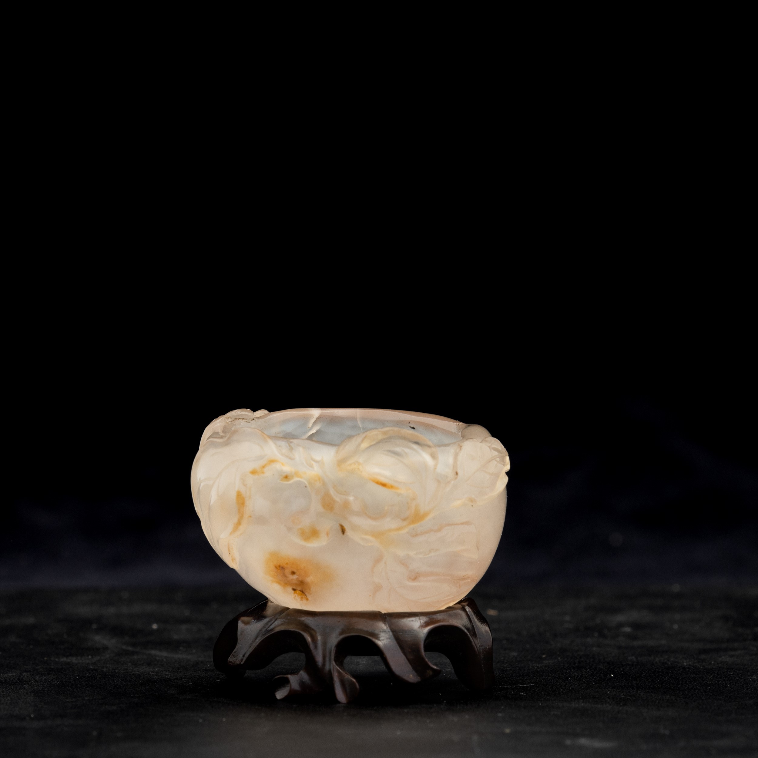 Sciacquapennelli Scolpito in Agata con Ramo e Pipistrello, Cina, Dinastia Qing, Epoca Qianlong (1...