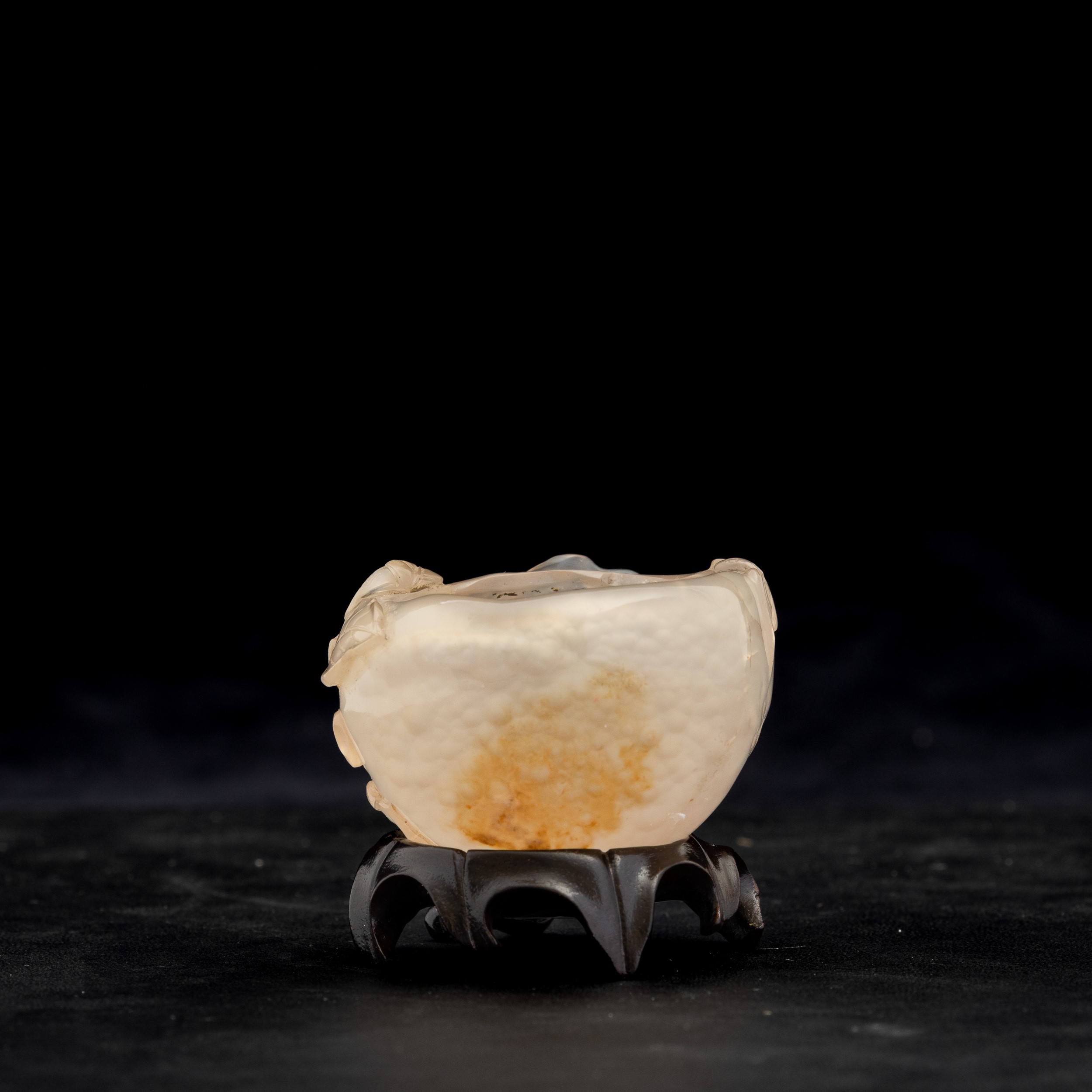 Sciacquapennelli Scolpito in Agata con Ramo e Pipistrello, Cina, Dinastia Qing, Epoca Qianlong (1...