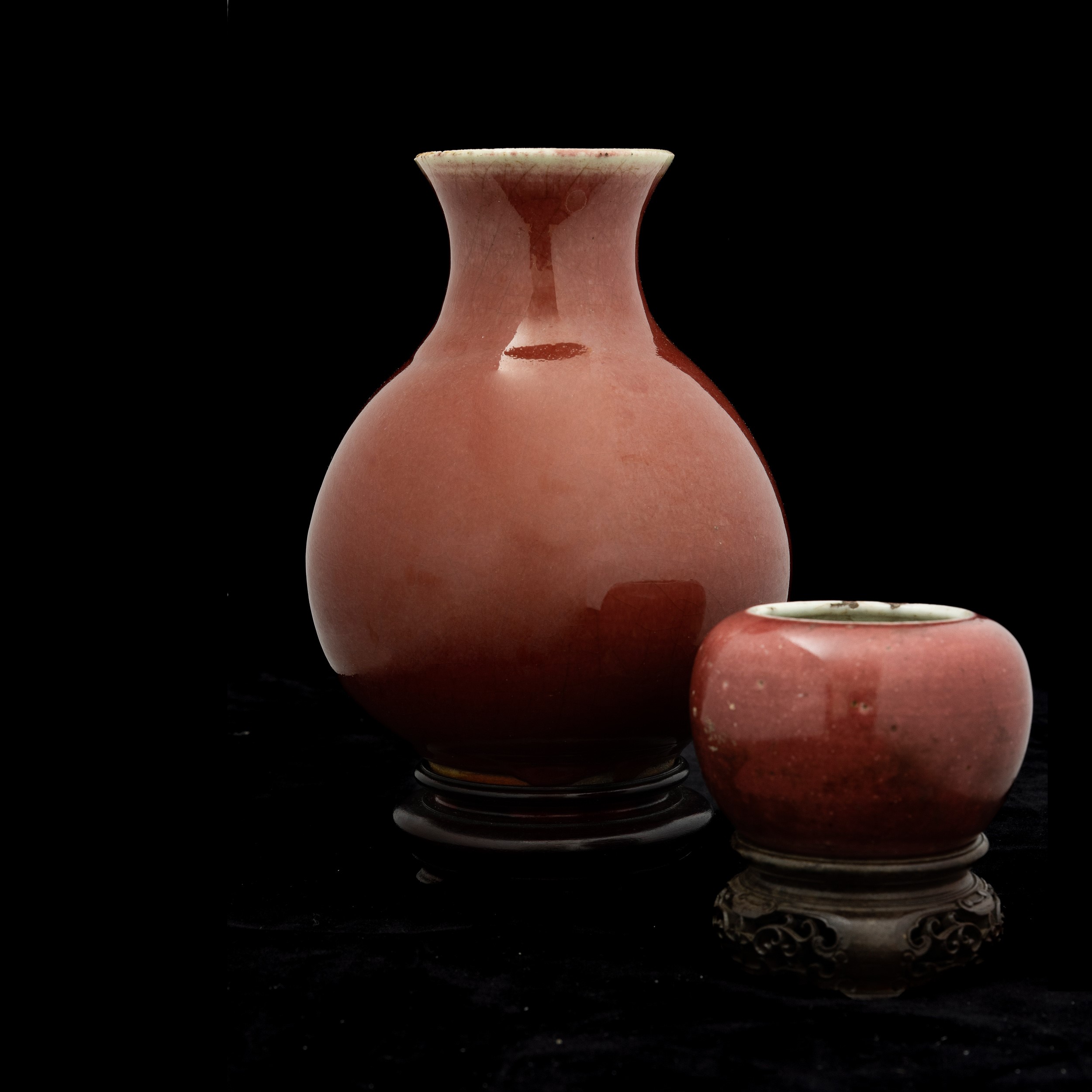 Vaso e Sciacquapennelli in Porcellana Monocroma Sangue di Bue, Cina, Dinastia Qing, XIX Secolo