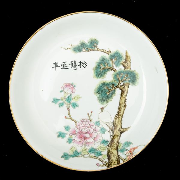 Piatto in porcellana raffigurante airone e peonie in fiore, Cina, Dinastia Qing, XIX secolo