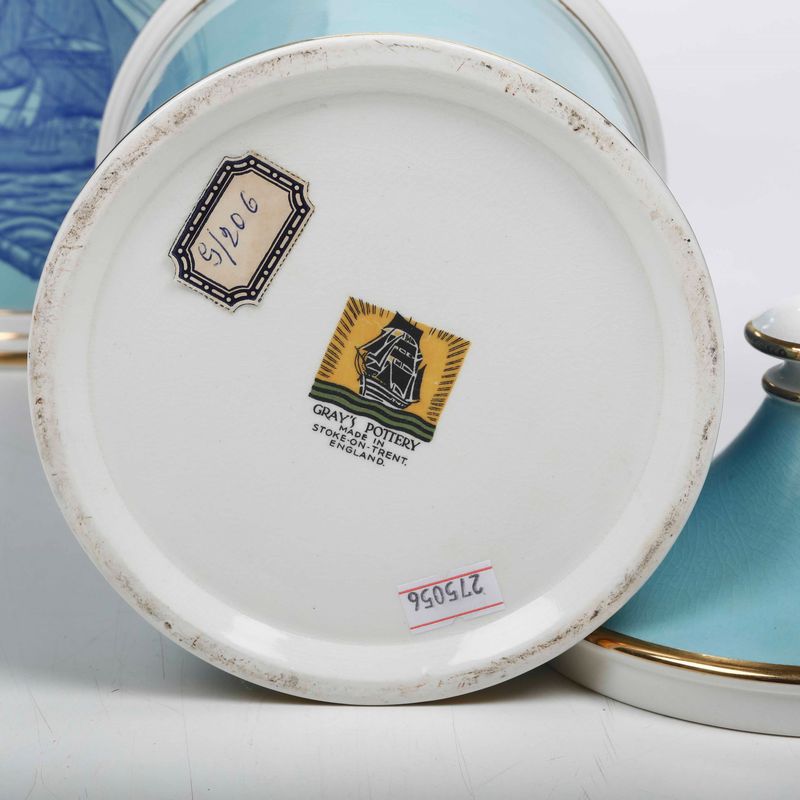 Coppia di Vasi con Coperchio Inghilterra, Stoke-on-trent, Manifattura Gray's Pottery, XX Secolo