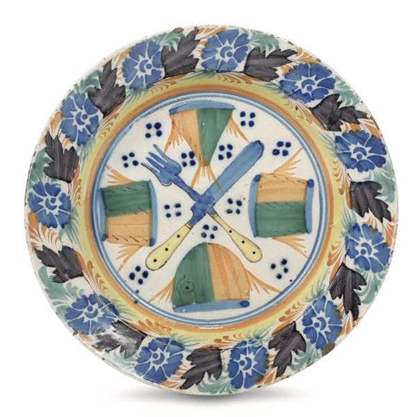 Grande piatto tondo  Italia meridionale (Napoli?), fine del XIX o prima metà del XX secolo 