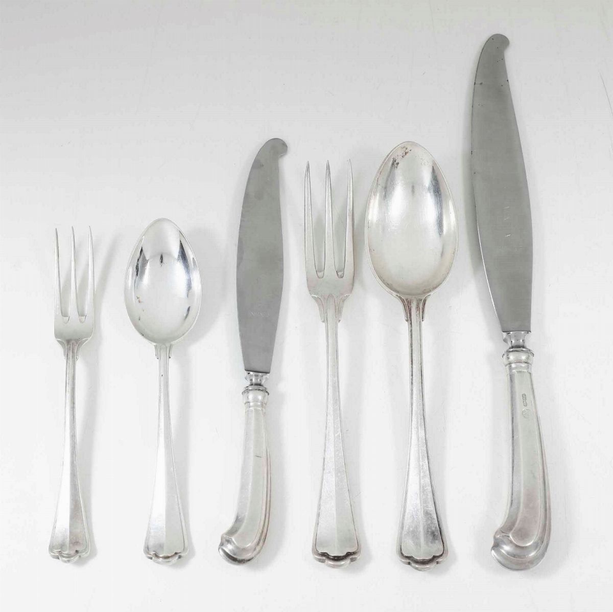 Servizio di Posate in Argento in Custodia Modello San Marco, Argentiere Clementi Bologna, XX Seco...