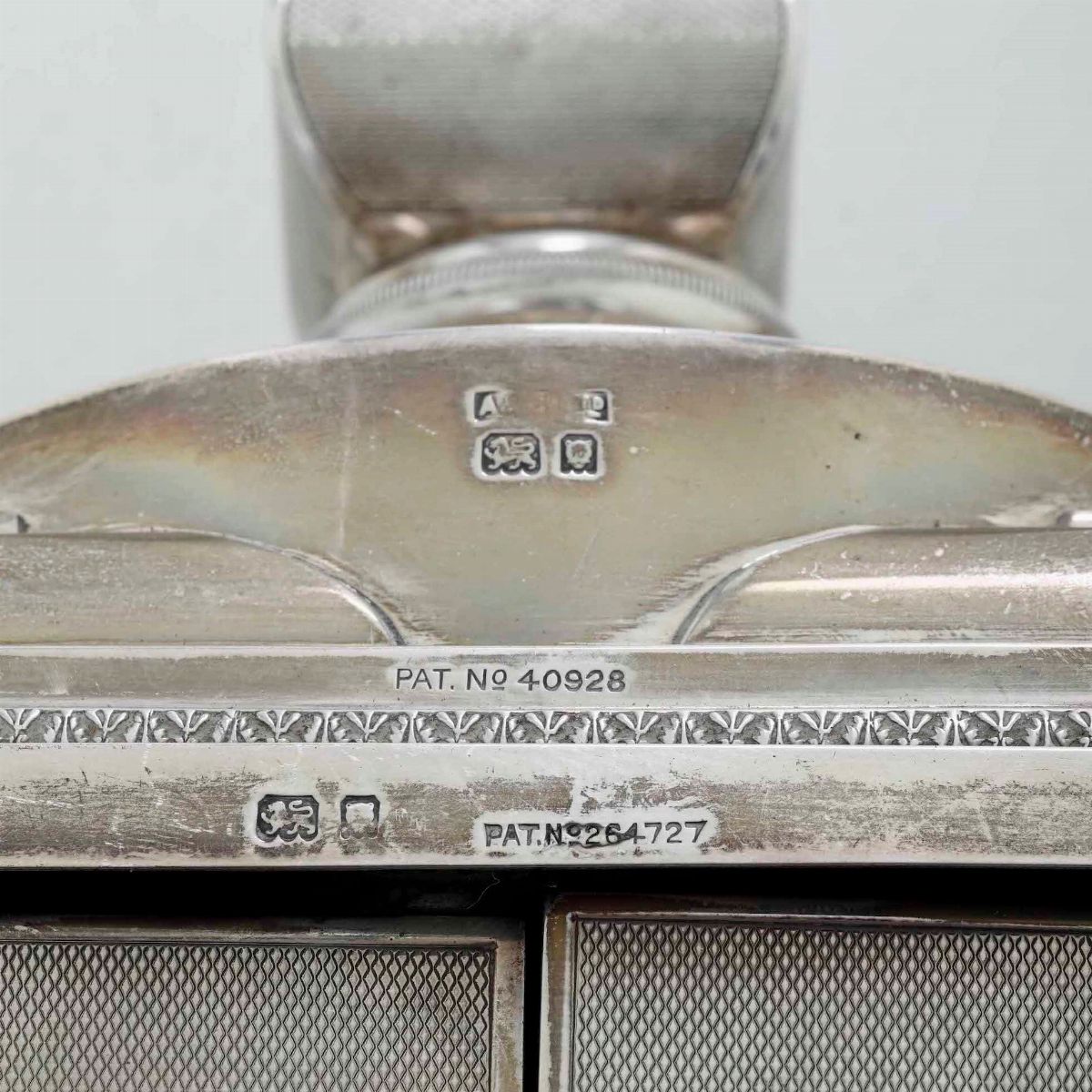 Portasigarette in Argento. Argenteria Inglese del XX Secolo, Bollo della Città di Londra