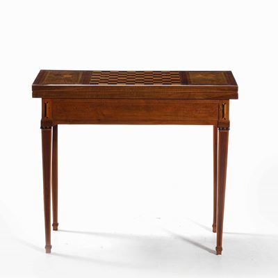 Tavolino da Gioco Luigi XVI in Legno Lastronato ed Intarsiato con Scacchiera. XVIII-XIX Secolo