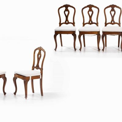 Sei Sedie in Legno Intagliato con Schienale Traforato. XIX Secolo