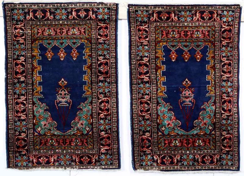 Coppia di scendiletto, Persia XX secolo  - Auction Carpets - Cambi Casa d'Aste