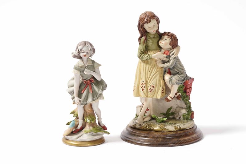 Due figurine.  Probabilmente Napoli, XX secolo.  - Auction Majolica and Porcelain - Cambi Casa d'Aste