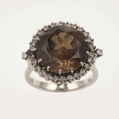 Anello con Quarzo Citrino e Diamanti a Contorno