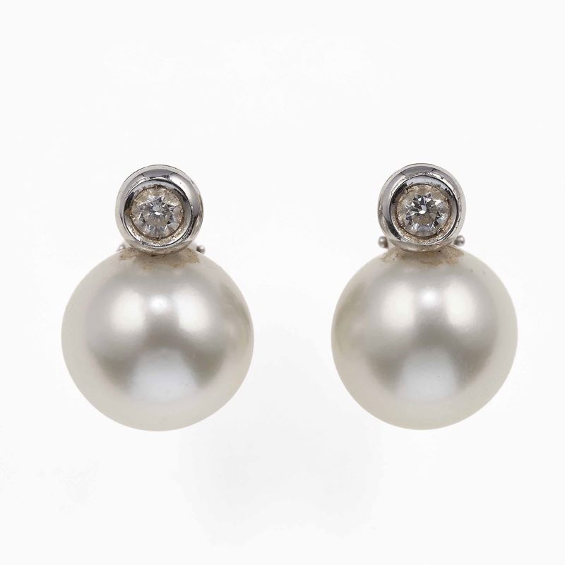 Orecchini con perle Australia coltivate e diamanti  - Asta Gioielli - Cambi Casa d'Aste